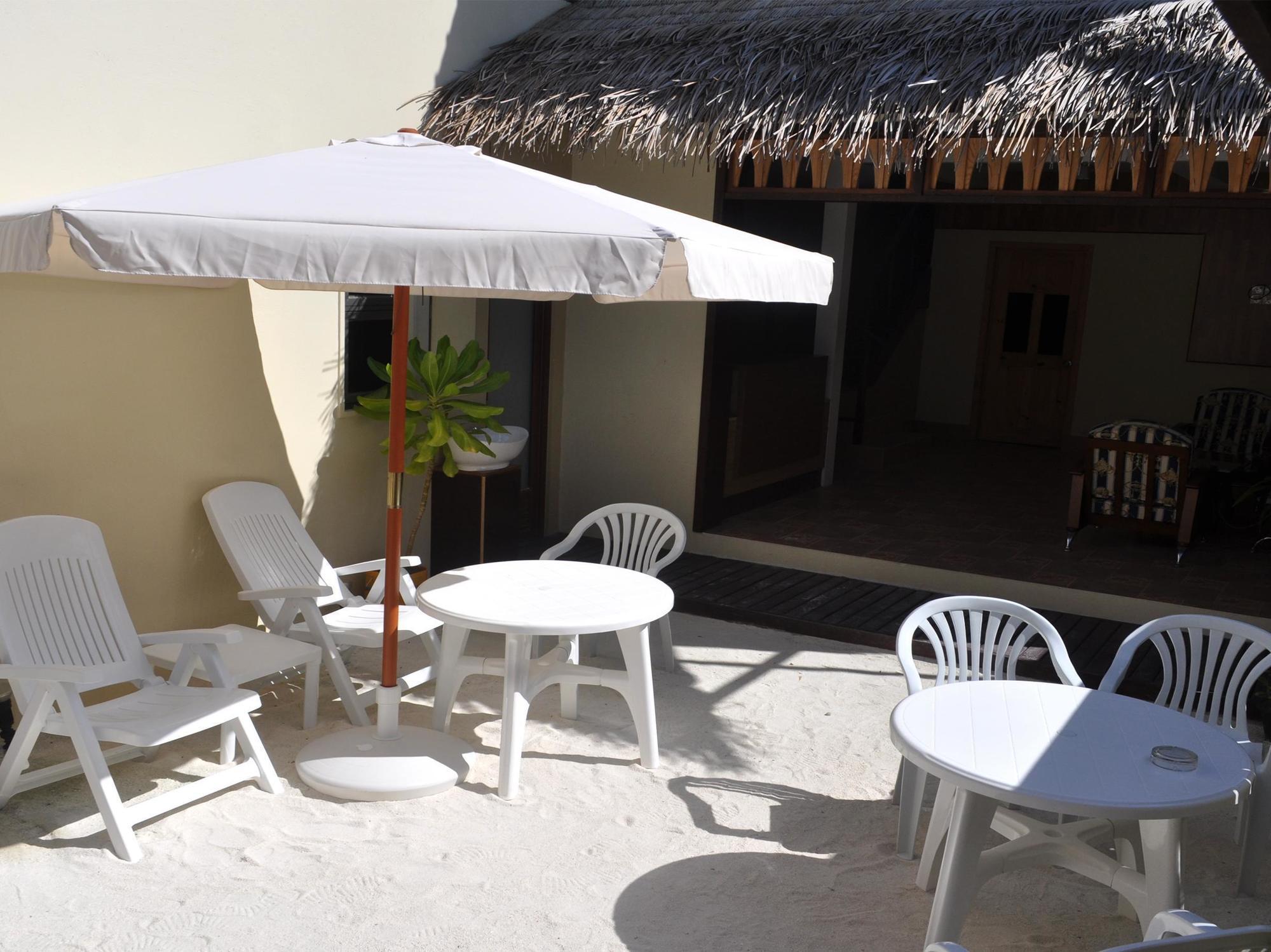 Water Breeze Hotel Maafushi Exterior photo